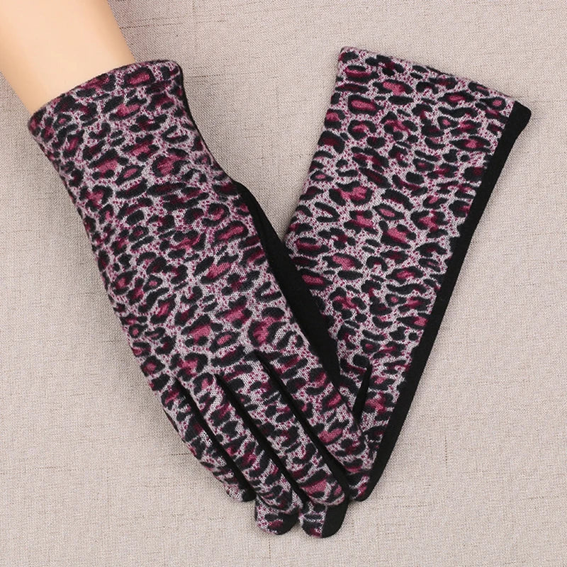 Hnewly Women Winter Warm Plush Inside Full Finger Leopard Cycling Mitten Female Cashmere Wool Knit Touch Screen Driving Glove