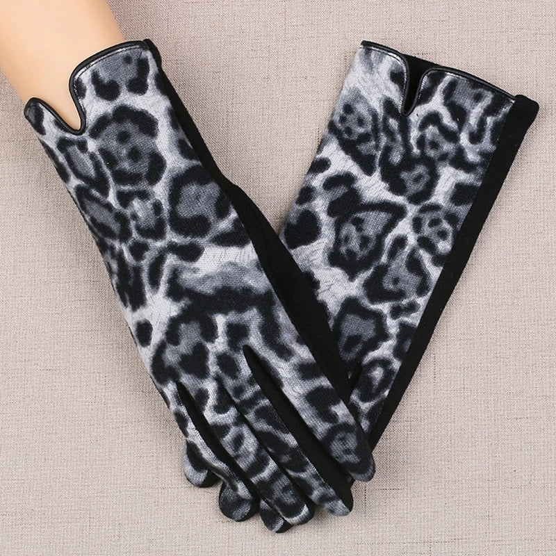 Hnewly Women Winter Warm Plush Inside Full Finger Leopard Cycling Mitten Female Cashmere Wool Knit Touch Screen Driving Glove