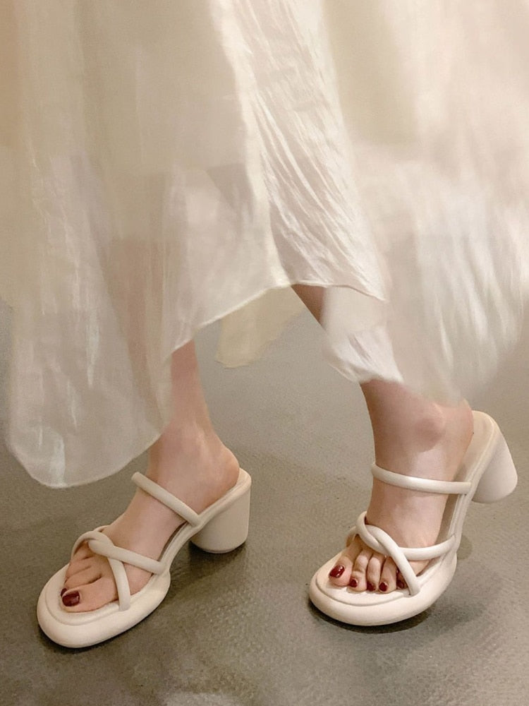 Hnewly Korean Fashion Elegant Sandal Office Lady Summer Vintage Solid Non-Slip Shoes Pumps Beach Style Soft Platform Shoes Woman