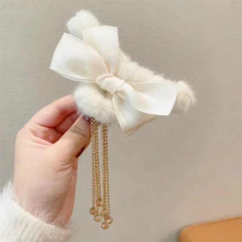 Hnewly cute winter outfits New Fashion Bow Tassel Pendant Hair Clips Korea Ponytail Plush Shark Claw Girls Fall and Winter Gift Hair Accessories