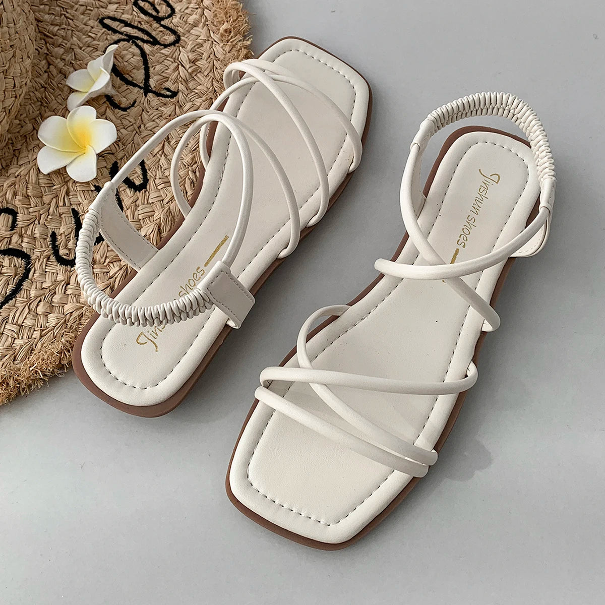 Hnewly Fashionable Flat Sandals Women Wear a Variety of Summer Fairy Style Simple Beach Roman Sandals Sandals