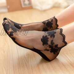 Hnewly New Women Leaves Lace Invisible Socks Thin Ladies Boat Hollow Non - Slip Shallow Black / One