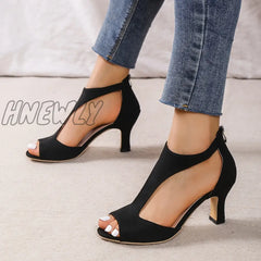 Hnewly Women’s Peep Toe T-Strap High Heels Chunky Heel Back Zipper Sandals Fashion Black Shoes